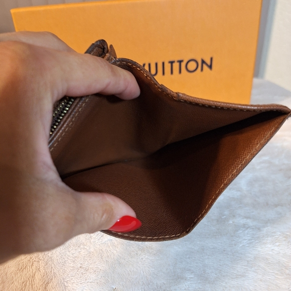 Louis Vuitton Porte Monnaie Tresor Wallet - Picture 11 of 17